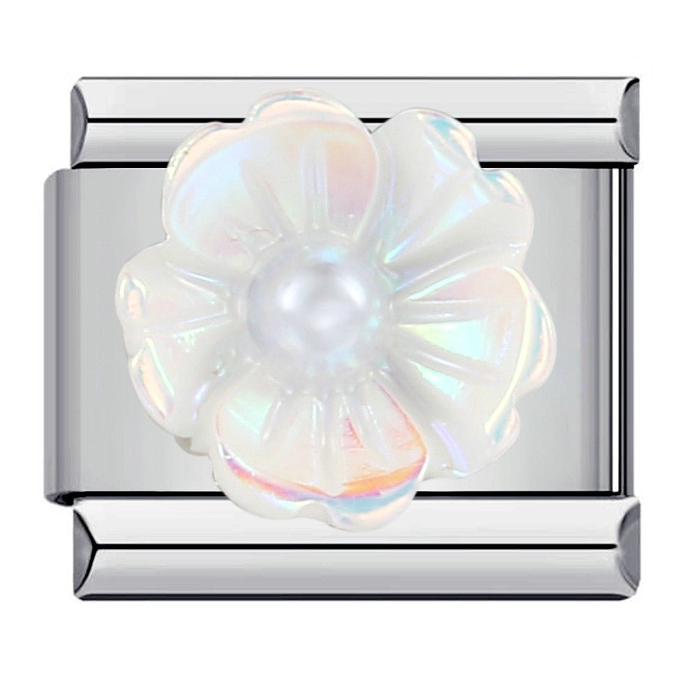 Flower with pearl